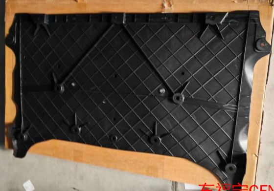 Μαύρη εμπρόσθια αεροφωτιστική ασπίδα για το Tesla Model S/X 2021 ABS πλαστικό